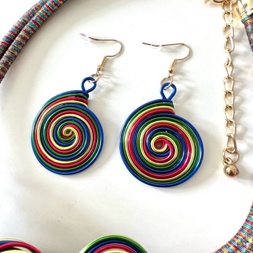 Beautiful aluminum Wire Crystal Necklace/ Earrings SetColorful Artisan Jewelry - Picture 3 of 15
